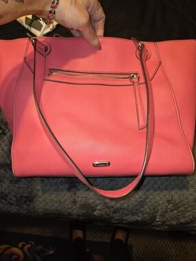 Women's Coral Pink Tote Bag - Sleek Everyday Carry